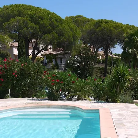 Grand Dans Maison Avec Piscine Privée Appartement