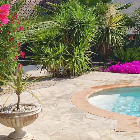 Apartment Grand Dans Maison Avec Piscine Privee *